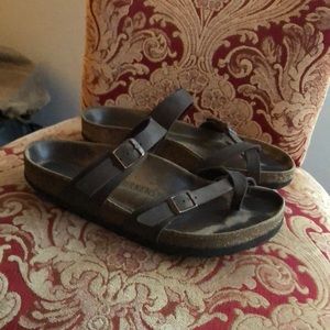 Birkenstock’s size 39 gently used